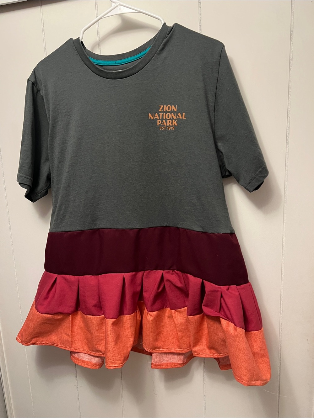 Zion National Park Colorblock Ruffle Tee - Gray with Burgundy, Pink & Orange